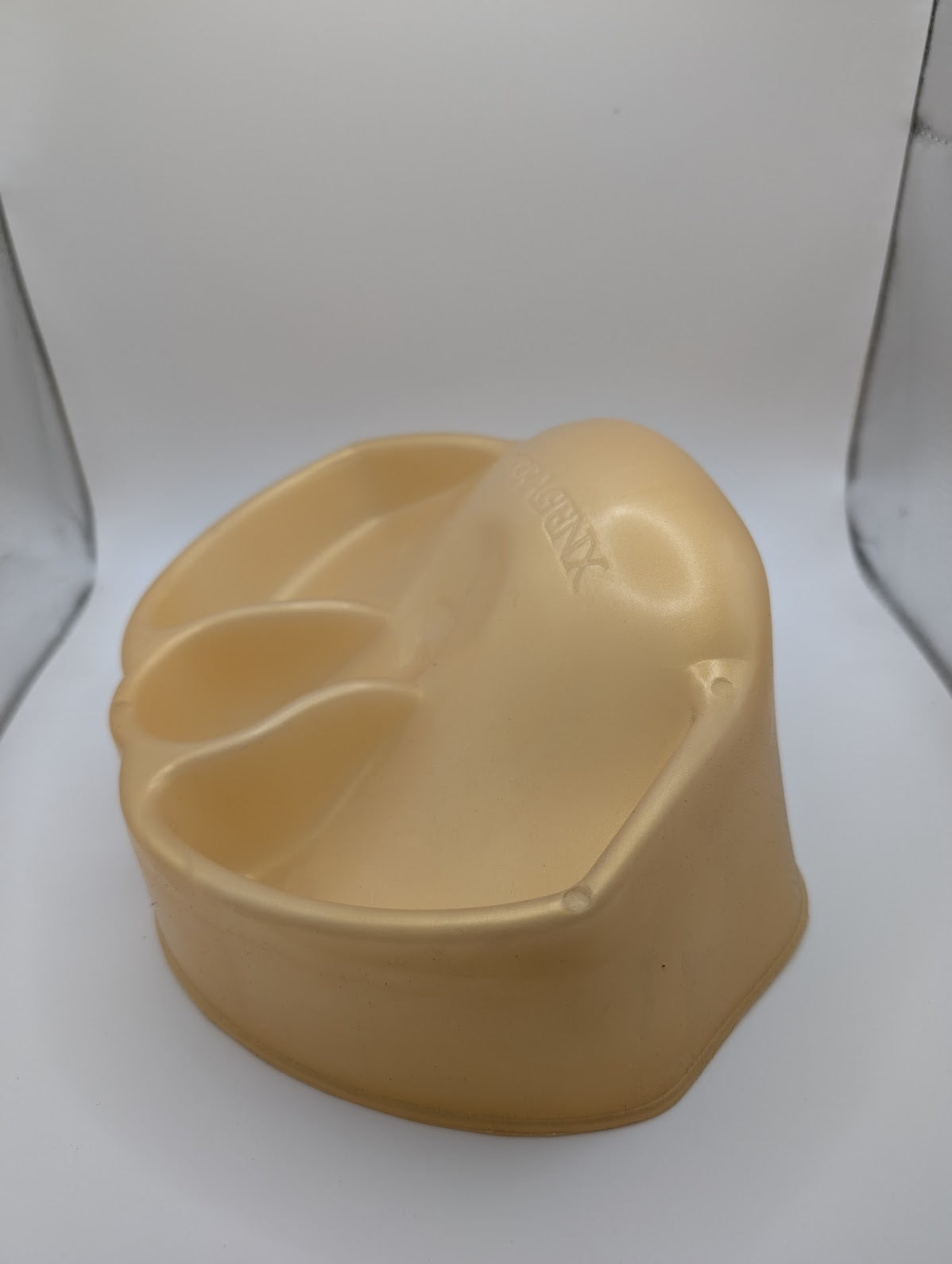 Photo of the foot tray that comes with ez clear nails kit