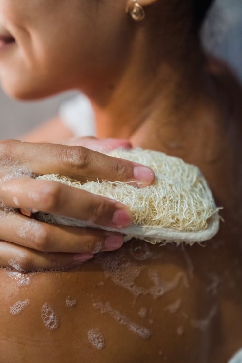 Clean skin back and shoulders — body acne causes and iodine treatment